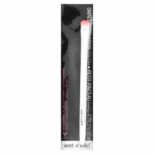 Wet n Wild® Small Eyeshadow Brush Perspective: back