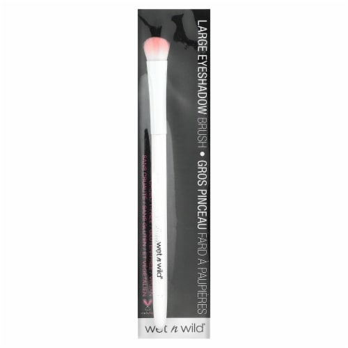 Wet n Wild® Large Eyeshadow Brush Perspective: back