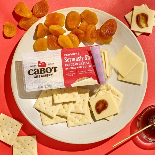 Cabot Creamery Seriously Sharp Cheddar Cheese Cracker Cuts Perspective: back