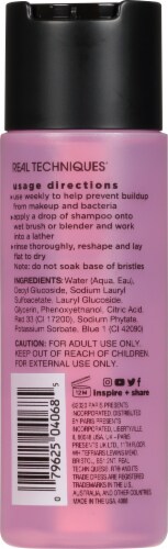 Real Techniques Deep Cleanse Brush + Sponge Cleansing Gel Perspective: back