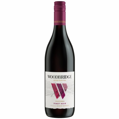 Woodbridge Pinot Noir Red Wine Perspective: back