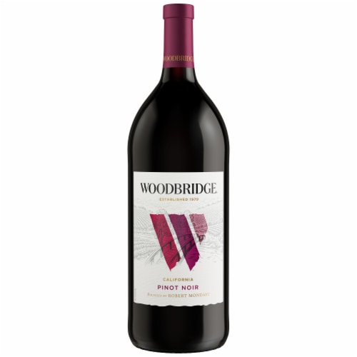 Woodbridge Pinot Noir Red Wine Perspective: back