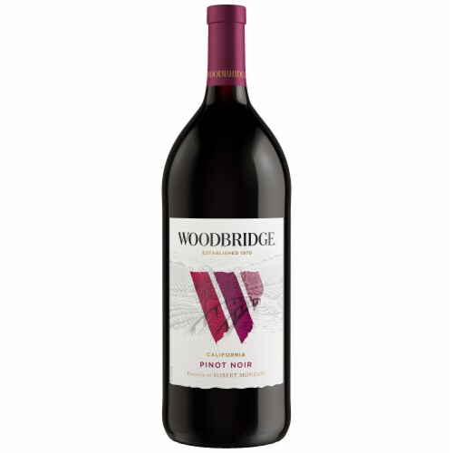 Woodbridge Pinot Noir Red Wine Perspective: back
