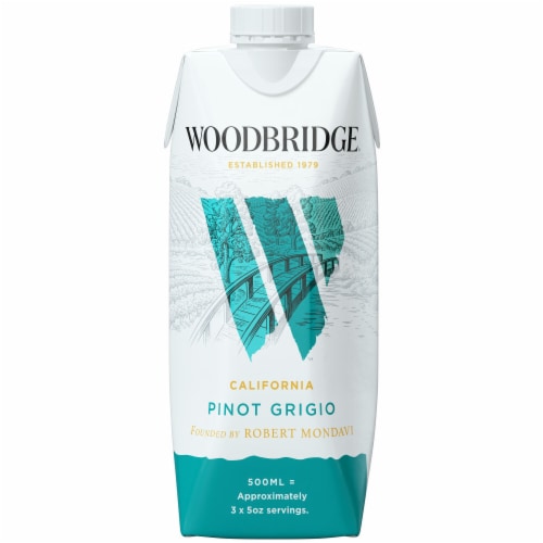 Woodbridge Pinot Grigio White Wine Box Perspective: back