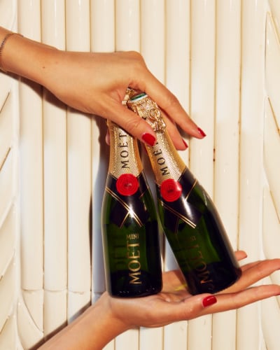 Moet & Chandon Imperial Brut Champagne Perspective: back