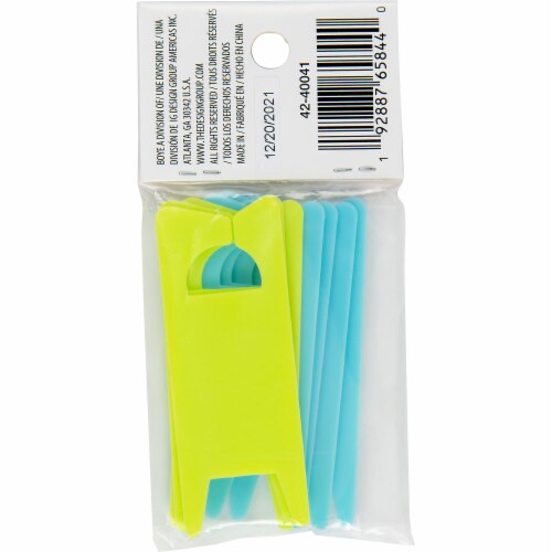 Boye® Yarn Bobbins Blue/Green Perspective: back