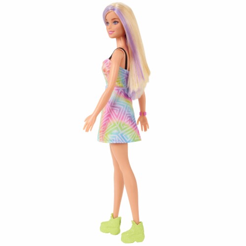 Mattel Barbie 190 Fashionistas Doll Perspective: back