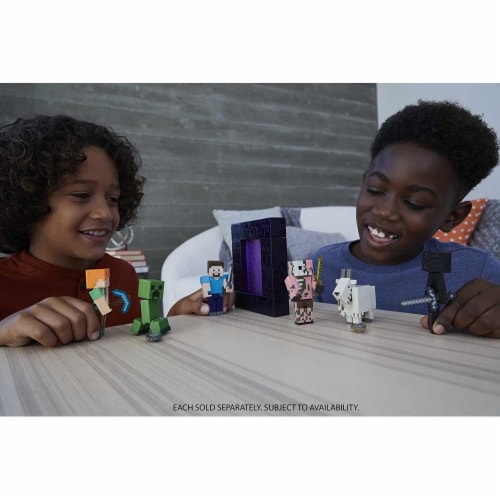 Minecraft Steve Action Figure, 3.25-in, w/ 1 Build-a-Portal Piece & 1 Accessory, Building Toy Perspective: back