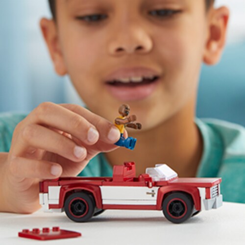 Mega Construx™ Hot Wheels® '83 Chevy Silverado Building Set Perspective: back
