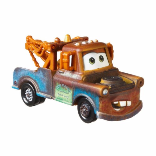 Disney Cars Diecast 2-Pack 1:55 Scale Road Trip Mater and Road Trip Lightning McQueen Perspective: back
