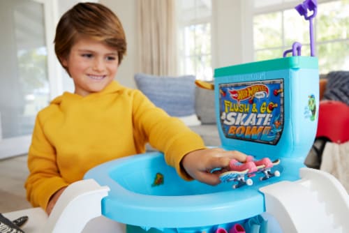 Mattel HOT WHEELS SKATE FLUSH GO SKATE BOWL Perspective: back