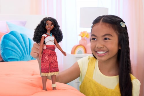 Mattel® Moana Hero Fashion Doll - Moana Perspective: back