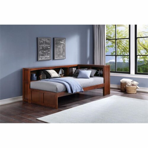 Corner clearance bed shelf