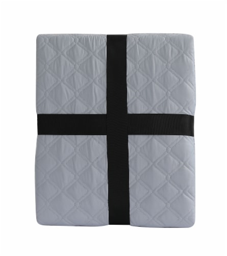 Ellen Tracy Solid Single Quilt Perspective: back