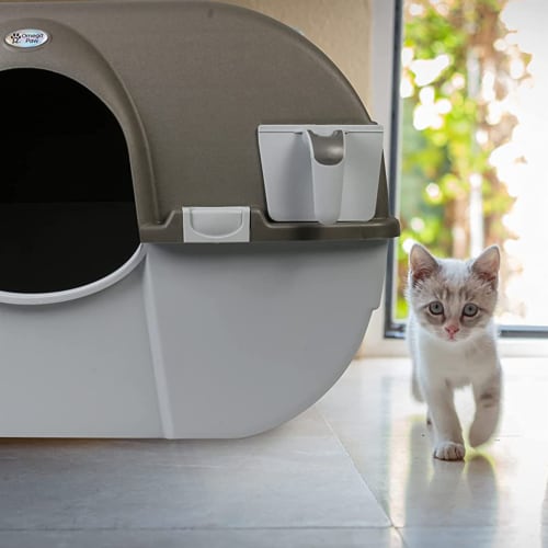 Omega Paw Roll n Clean Self Cleaning Litter Box for Regular Sized