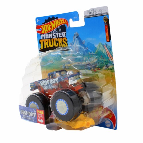 Hot Wheels Monster Trucks 1:64 Scale Ms. Bigfoot Includes Connect and Crash  Car, 1 - Harris Teeter