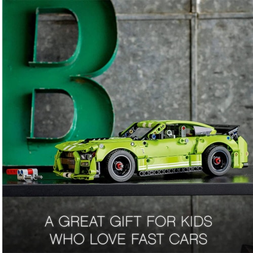 LEGO® Technic Ford Mustang Shelby® GT500® Building Set Perspective: back