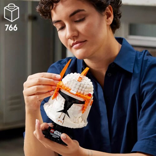 LEGO® Star Wars Clone Commander Cody™ Building Set Perspective: back