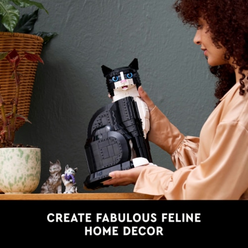 LEGO® Ideas Tuxedo Cat Gift Idea for Animal-Lovers and Home Decor 21349 Perspective: back