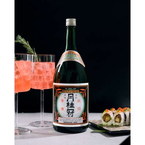 Gekkeikan Junmai Sake Perspective: back