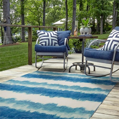 Linon Indoor Outdoor Washable Beck Polyester Area 5'x7' Rug in Ivory and Blue Perspective: back