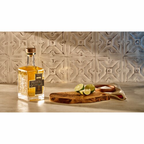 Santo Tequila Anejo Perspective: back