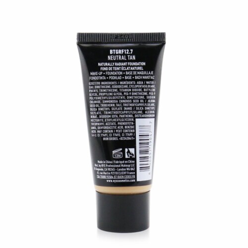 NYX Born To Glow! Neutral Tan Naturally Radiant Foundation Perspective: back