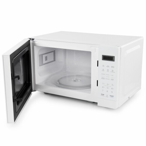 Black and Decker 0.7 Cu Ft 700 Watt LED Digital Microwave Oven with Child Safety Lock One Size Pick n Save
