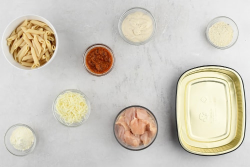 Home Chef Oven Kit Sun-Dried Tomato Chicken Alfredo Penne Perspective: back