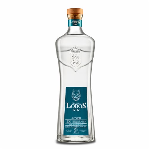 Lobos 1707 Tequila Joven Perspective: back