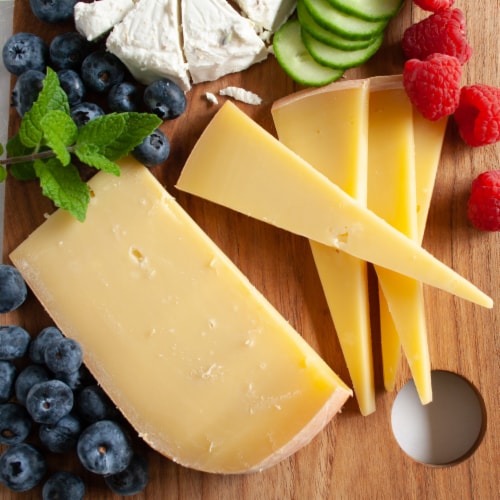 Artisan American Cheese Assortment in Gift Box Perspective: back