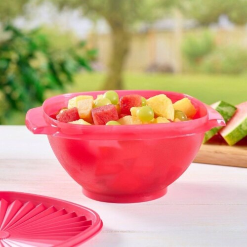 Tupperware Heritage Square Bowl - Rubine Red Perspective: back