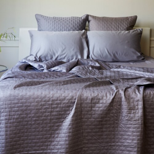 BedVoyage Luxury 100% viscose from Bamboo Quilted Coverlet, King - Platinum Perspective: back
