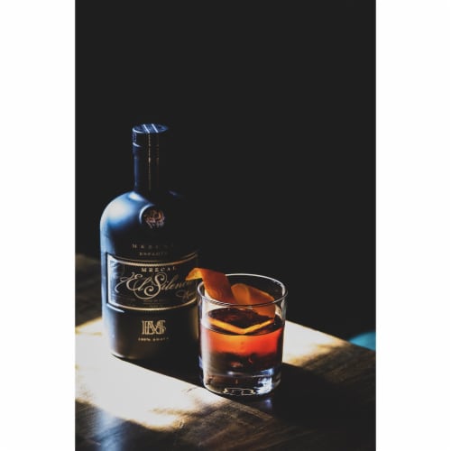 El Silencio Joven Espadin Mezcal Perspective: back