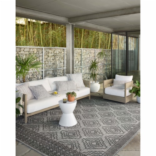 RAI-06 Grey, Charcoal 2'-2  x 3'-9  Size Rug Perspective: back