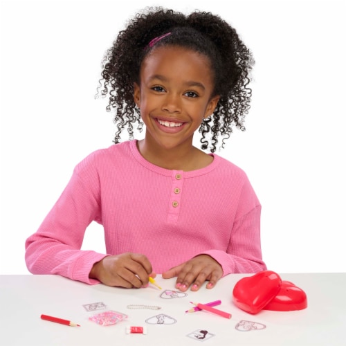 Shrinky Dinks Junior Disney Princess Valentine's Day Kit Perspective: back