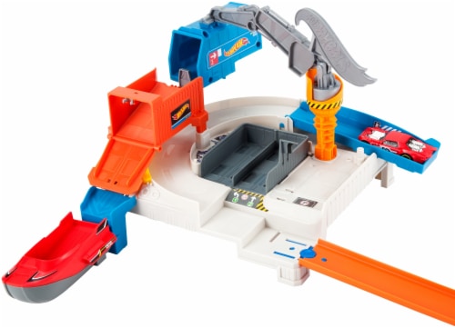 Mattel Hot Wheels® Shipyard Escape Play Set Perspective: back