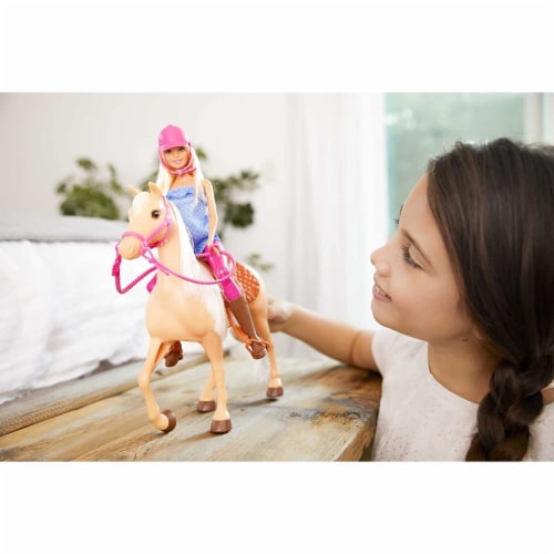 Barbie Doll, Blonde, Wearing Riding Outfit with Helmet, and Light Brown Horse with White Mane Perspective: back