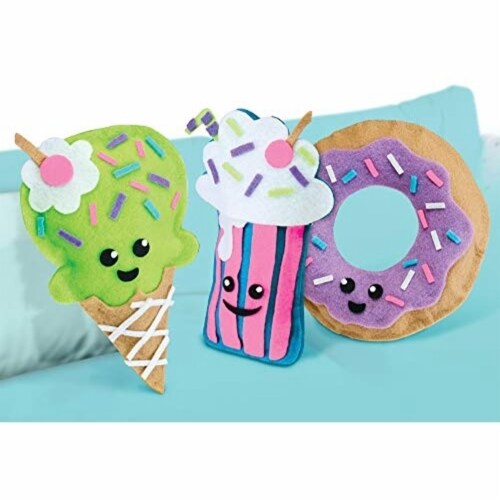 Rose Art LAUR DIY Mini Plushie Kit Perspective: back