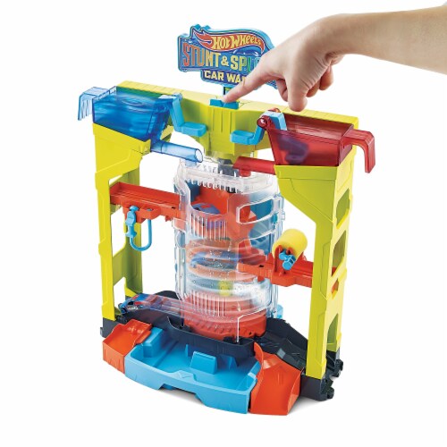 Mattel® Hot Wheels® Stunt & Splash Car Wash™ Playset Perspective: back