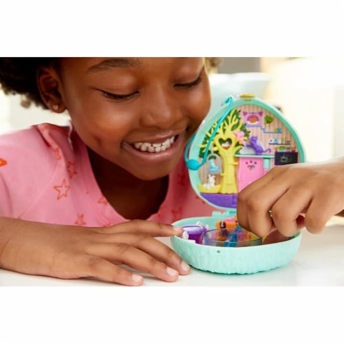 Polly Pocket Hedgehog Cafe Compact, Cafe & Pet Theme, Micro Polly Doll & Friend Doll Perspective: back