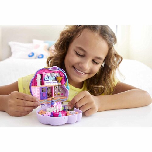 Polly Pocket Jumpin? Style Pony Compact with Horse Show Theme, Micro Polly Doll & Friend Perspective: back