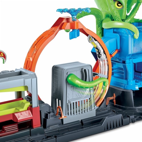 Hot Wheels City Ultimate Octo Car Wash Water Playset with Color