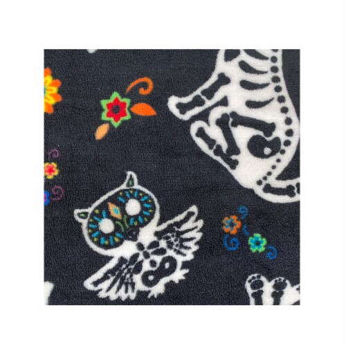 Holiday Home Dia de los Muertos Animals Throw Blanket Perspective: back