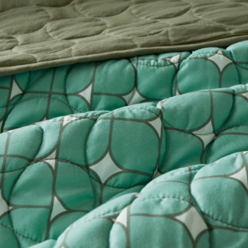Everyday Living Microfiber Quilt - Geo Pattern Perspective: back