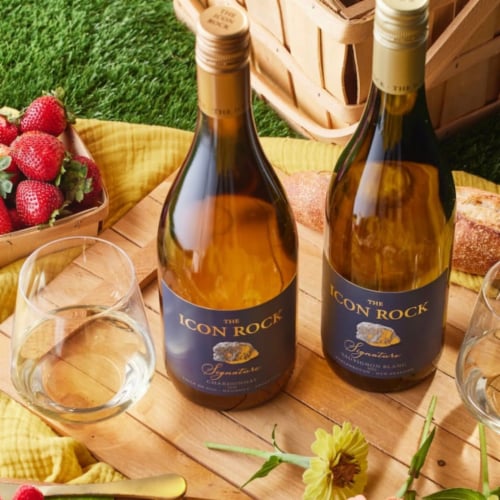 The Icon Rock Signature Sauvignon Blanc New Zealand White Wine Perspective: back