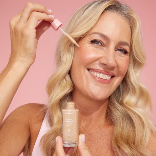 MCoBeauty Miracle Hyaluronic Tinted Serum Foundation Sheer to Medium Coverage 4-5 Medium Perspective: back