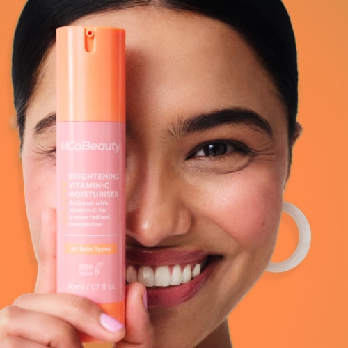 MCoBeauty Glow Brightening Vitamin-C Moisturizer For All Skin Types Perspective: back