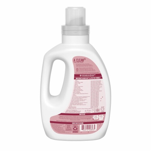Seventh Generation Geranium Blossoms & Vanilla Scent Concentrated Liquid Laundry Detergent Perspective: back