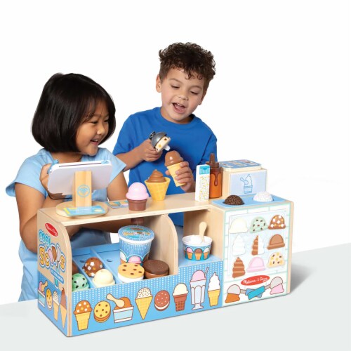 Melissa & Doug Cool Scoops Ice Creamery Perspective: bottom